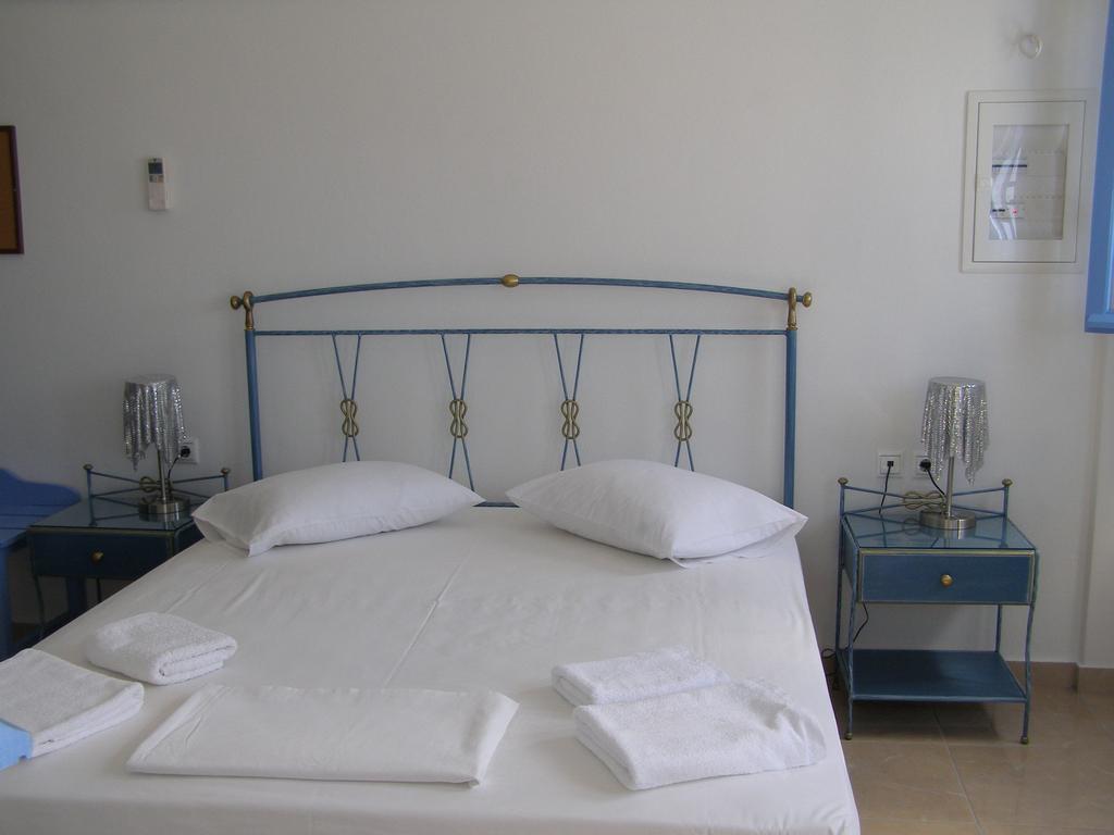 Apollon Village Hotel Anafi Habitación foto